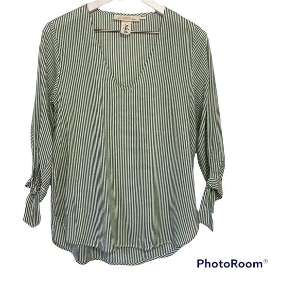 H&M LOGG Striped Green & White Seersucker Tie Cuff Long Sleeve Top size 6 - Picture 1 of 4